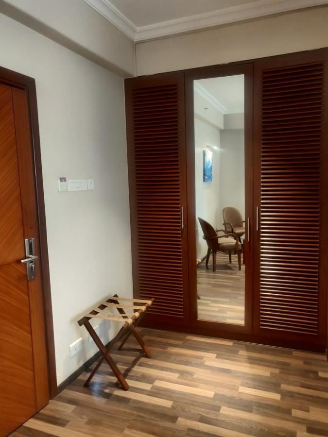 Adiva Residency Beacon, Grant Road, Mumbai Hotel Bagian luar foto